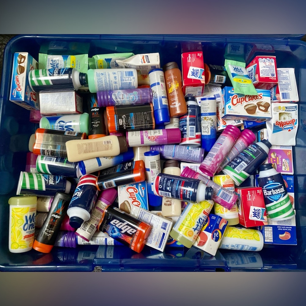 HUNDREDS OF MINI BRANDS!